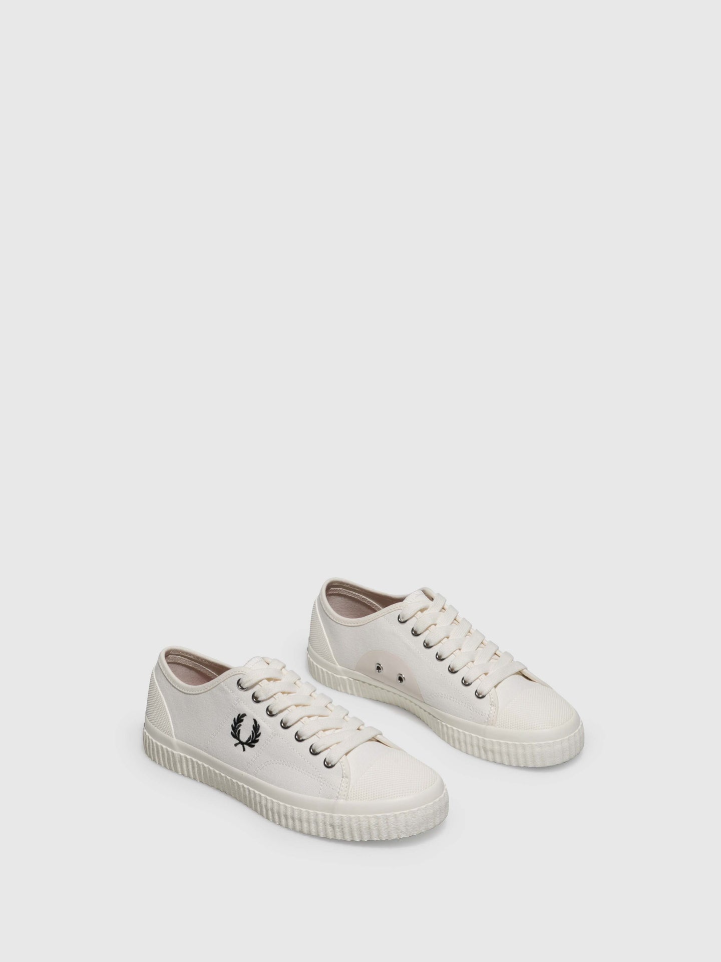 Fred Perry Ténis com Atacadores em Branco